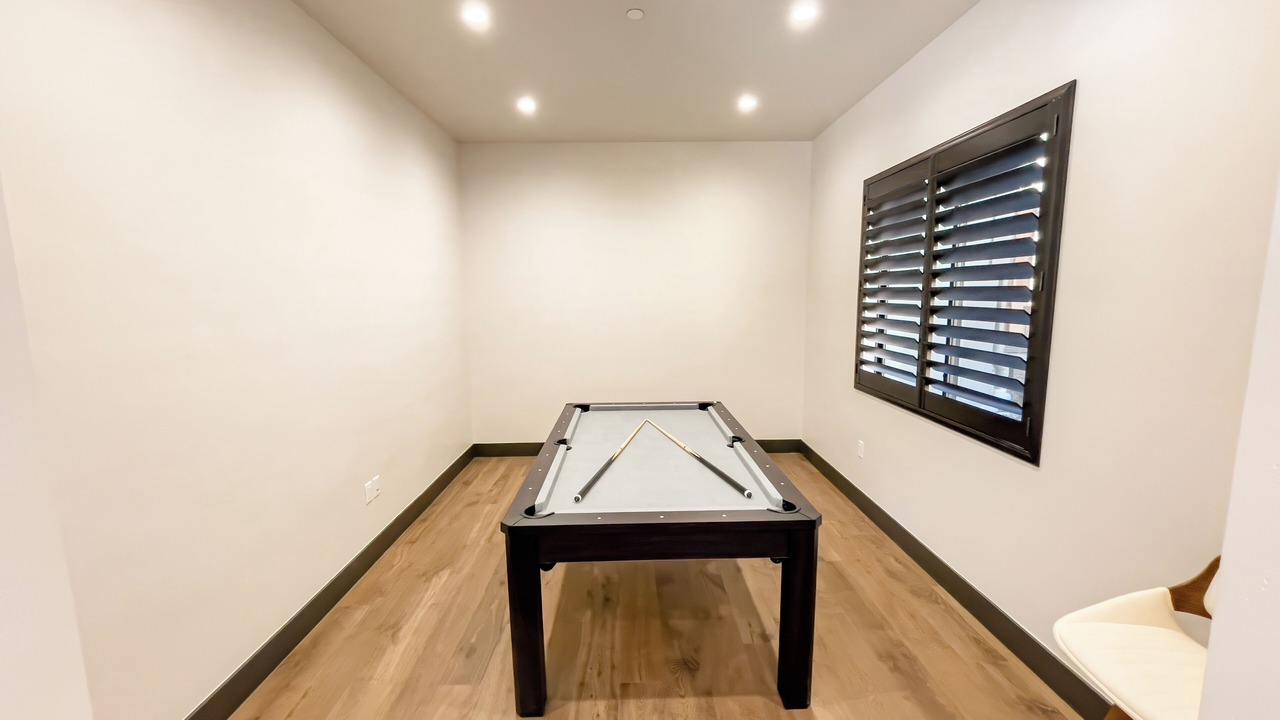 Photo of Bedroom in Oak Shores