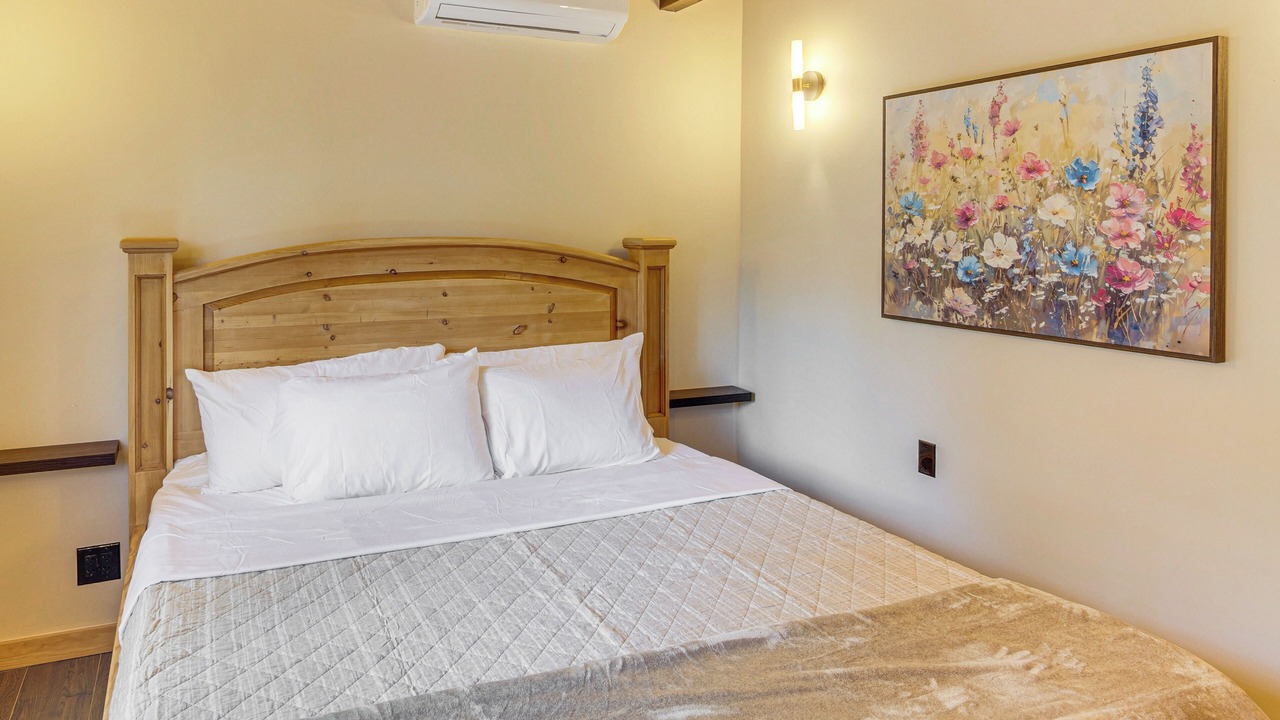 Photo of Bedroom in Pine Mountain Club