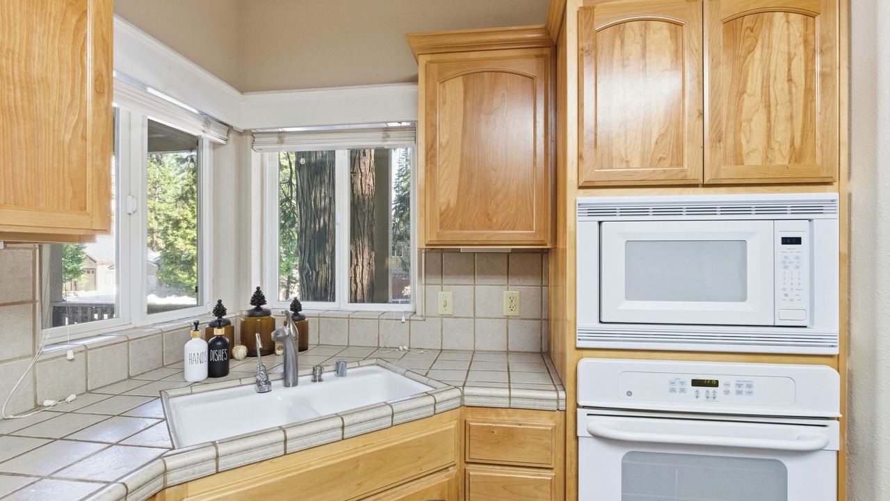 Photo of Kitchen in Shaver Lake