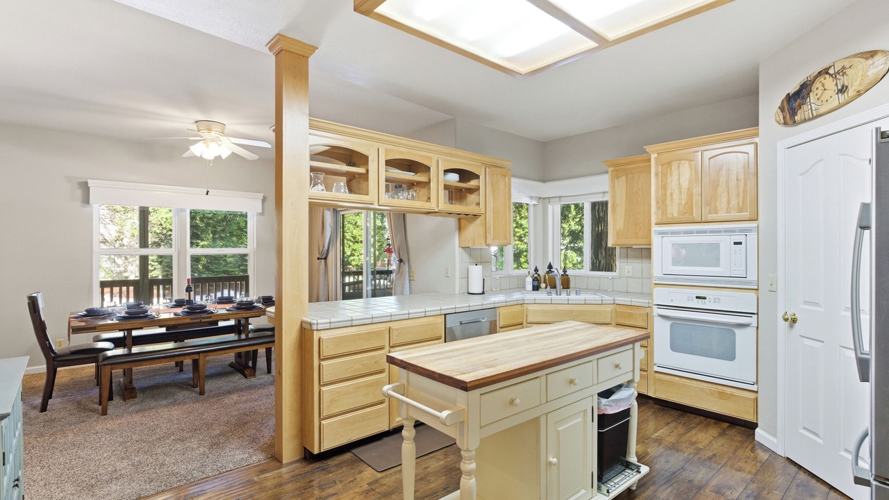 Photo of Kitchen in Shaver Lake