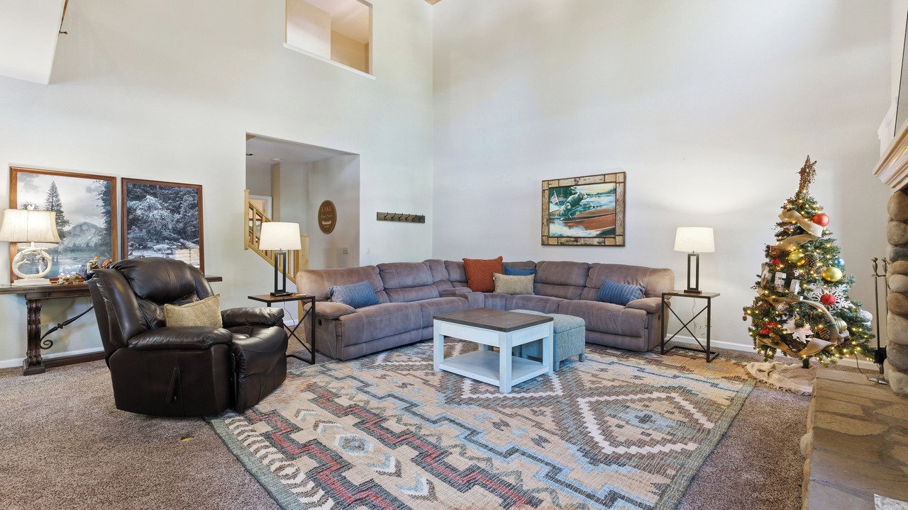 Photo of Livingroom in Shaver Lake