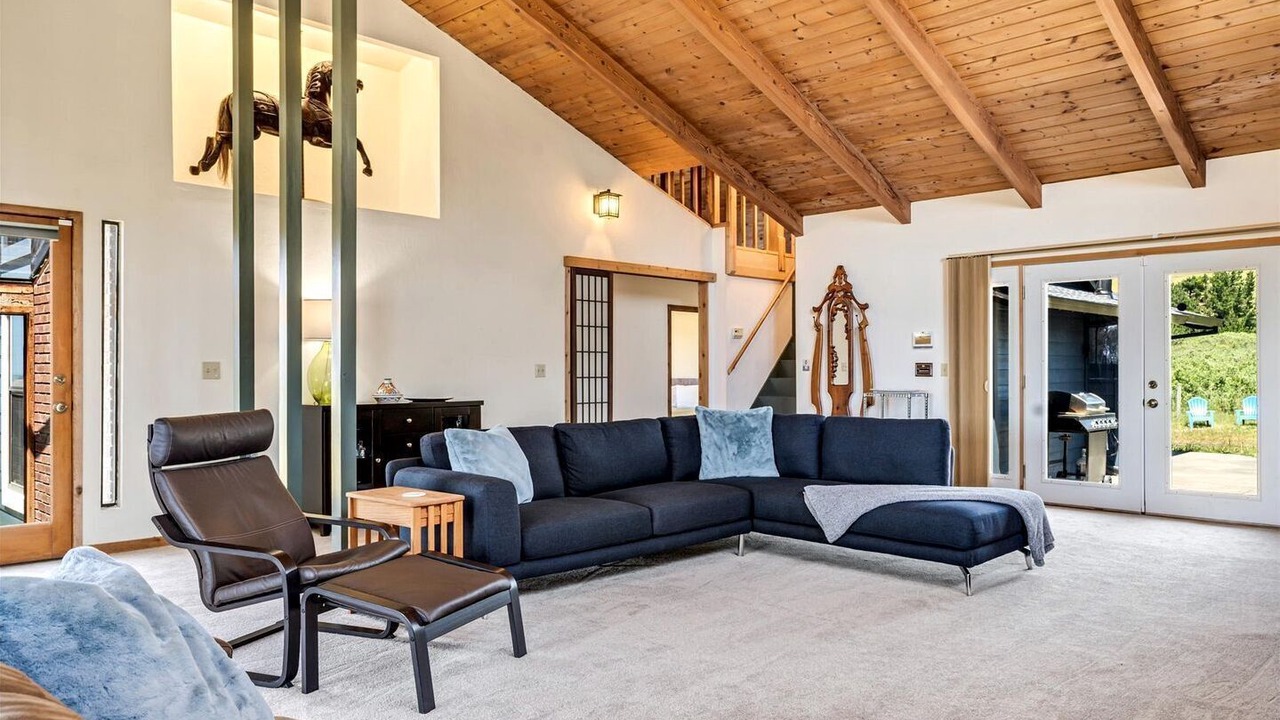 Photo of Livingroom in Salmon Creek
