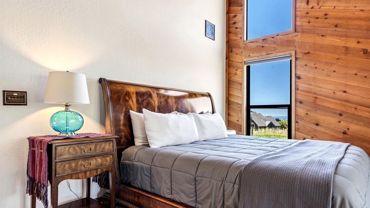 Photo of Bedroom in Salmon Creek