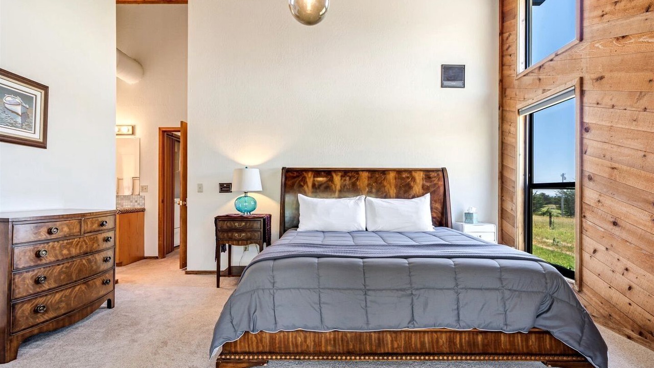 Photo of Bedroom in Salmon Creek