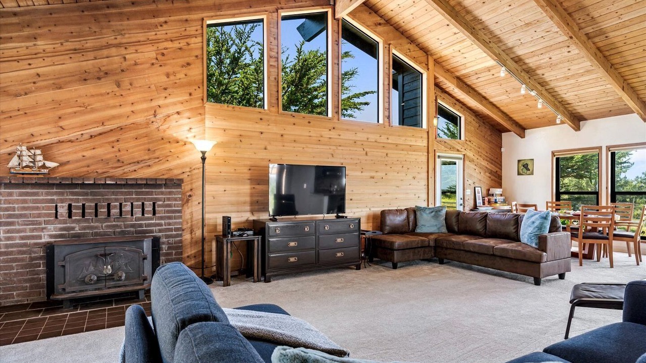 Photo of Livingroom in Salmon Creek