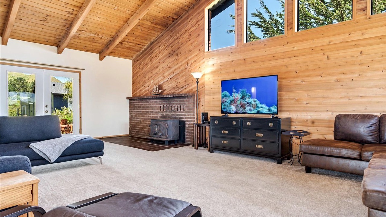 Photo of Livingroom in Salmon Creek