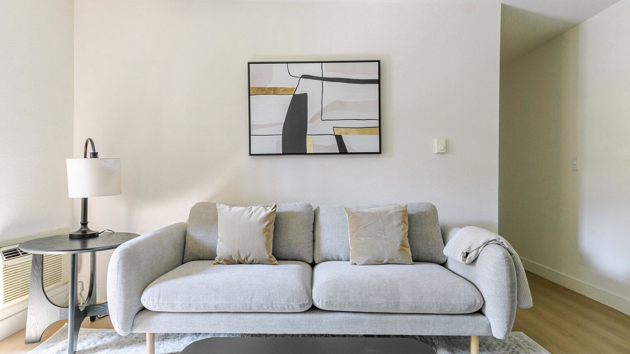 Photo of Livingroom in Shoreline West