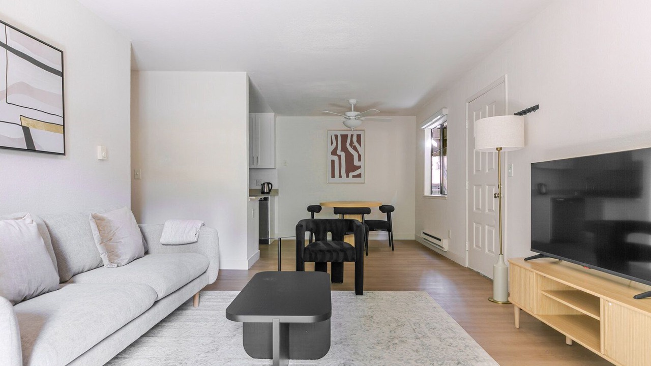 Photo of Livingroom in Shoreline West
