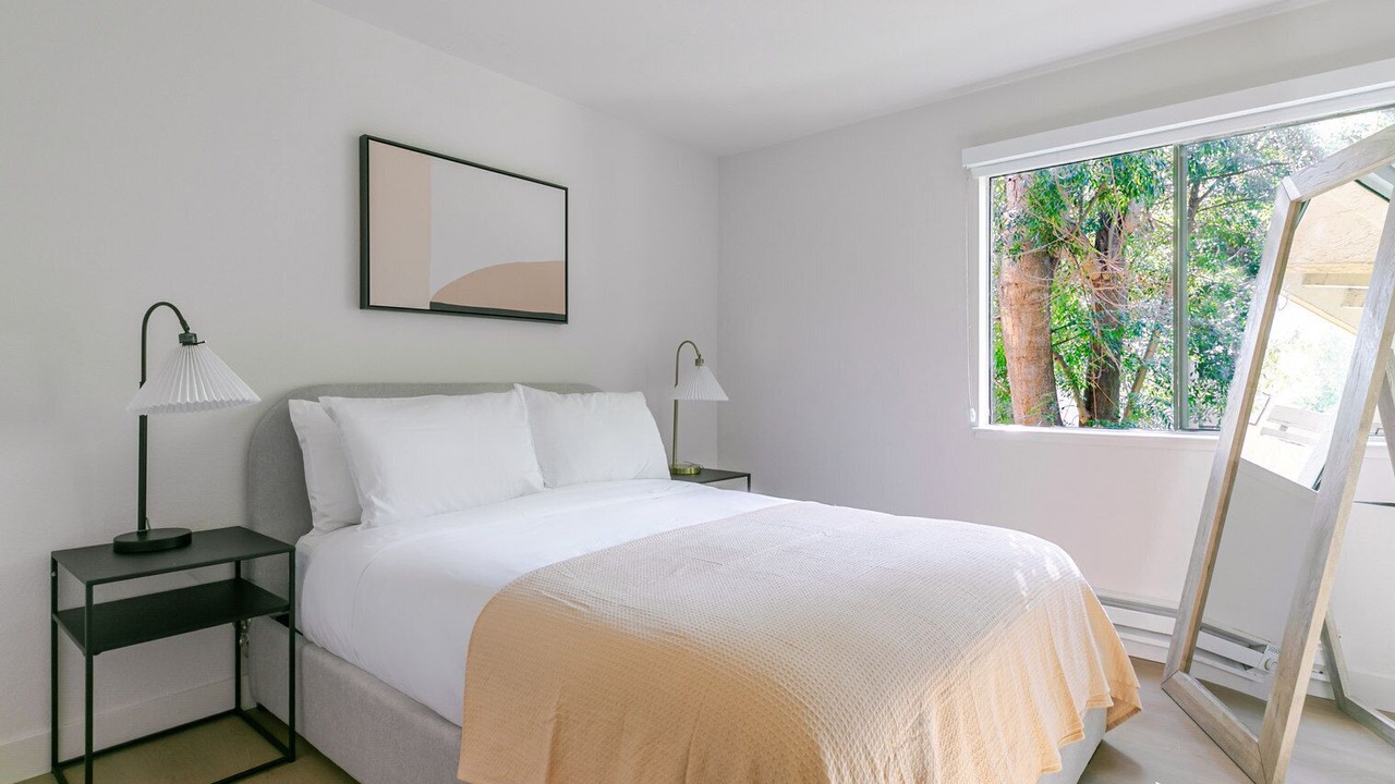 Photo of Bedroom in Shoreline West