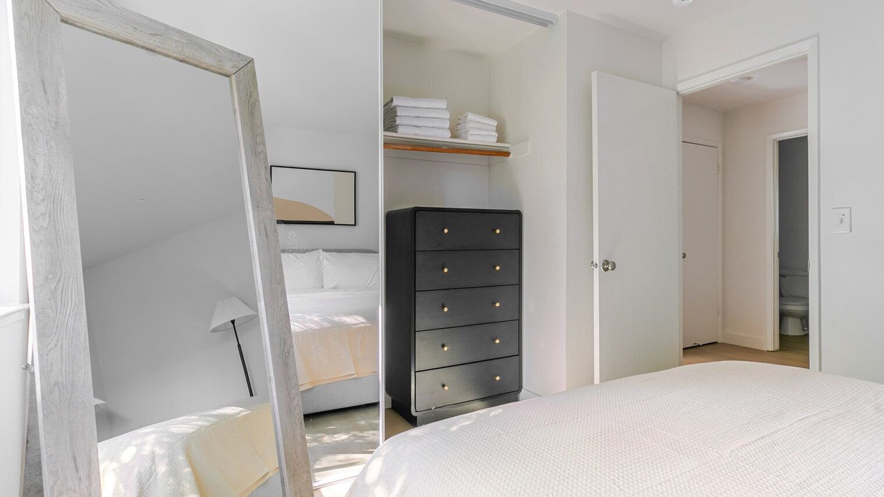 Photo of Bedroom in Shoreline West