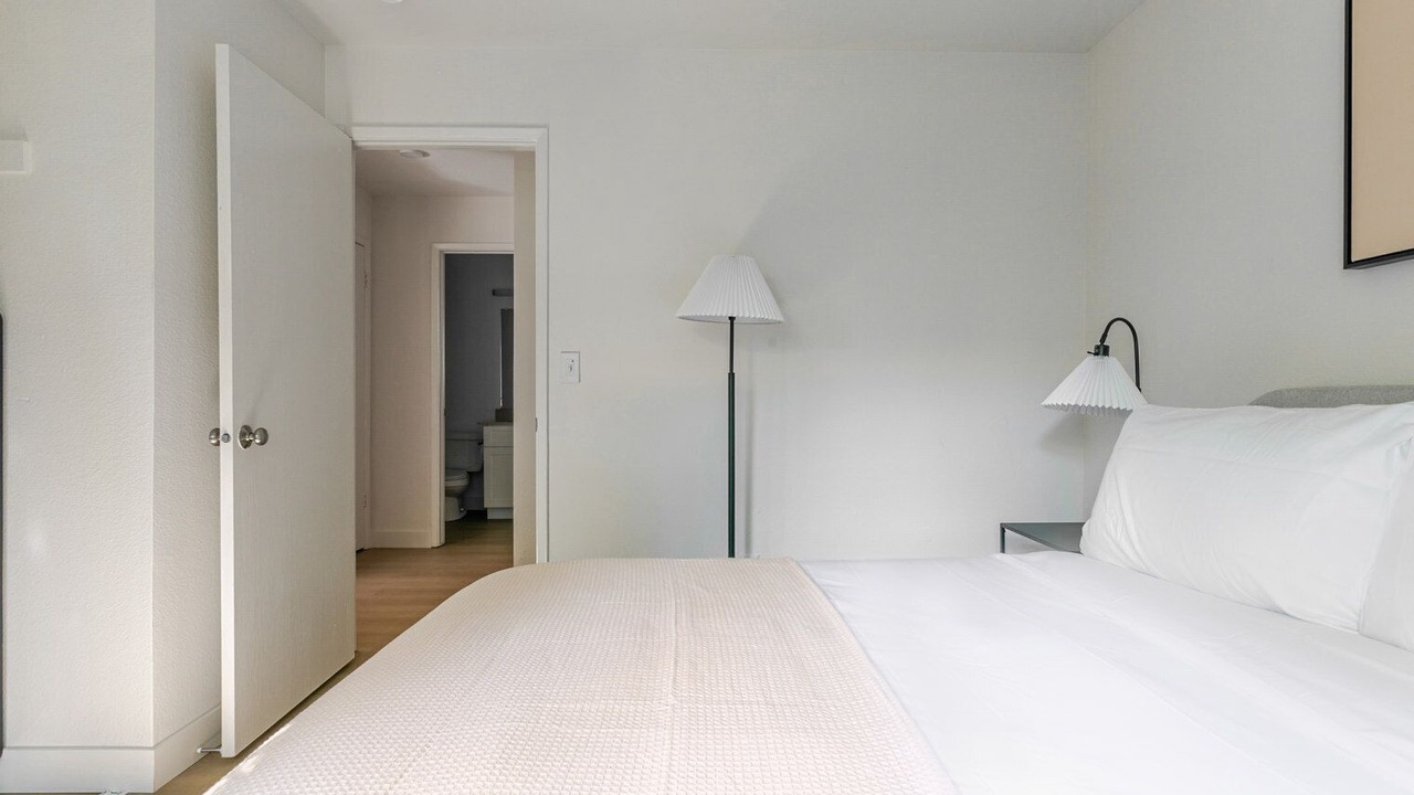 Photo of Bedroom in Shoreline West