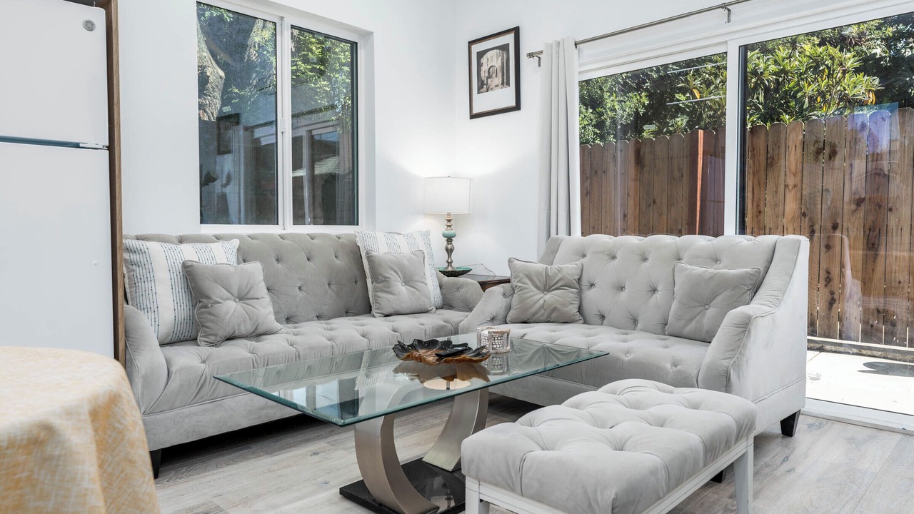 Photo of Livingroom in Van Nuys