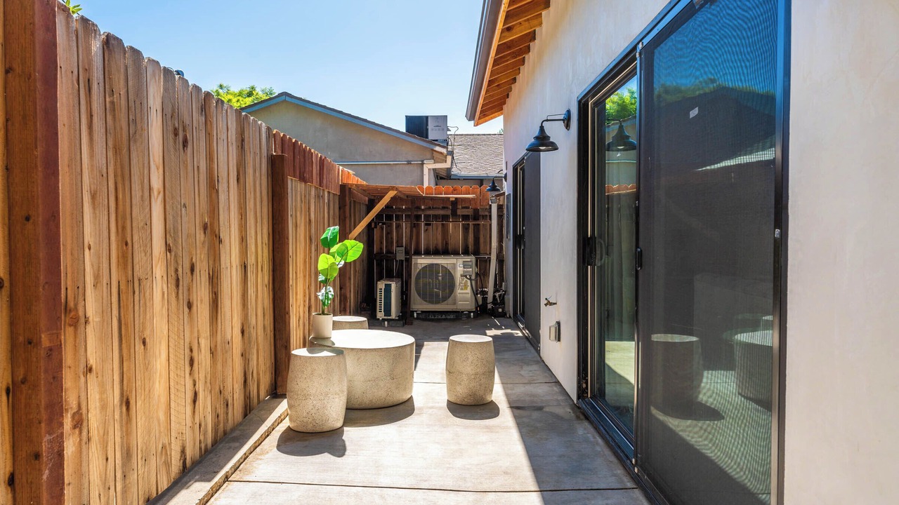 Photo of Patio Balcony in Van Nuys