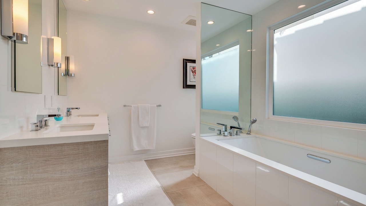 Photo of Bathroom in Melrose
