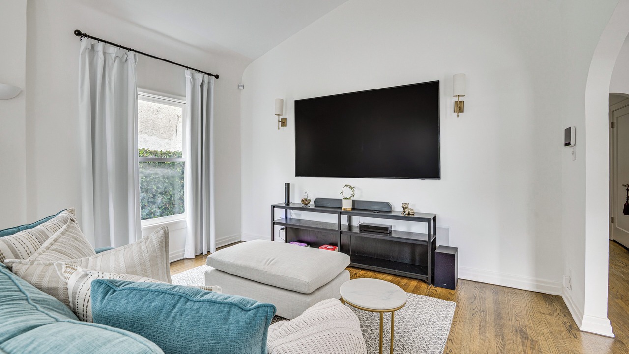 Photo of Livingroom in Melrose