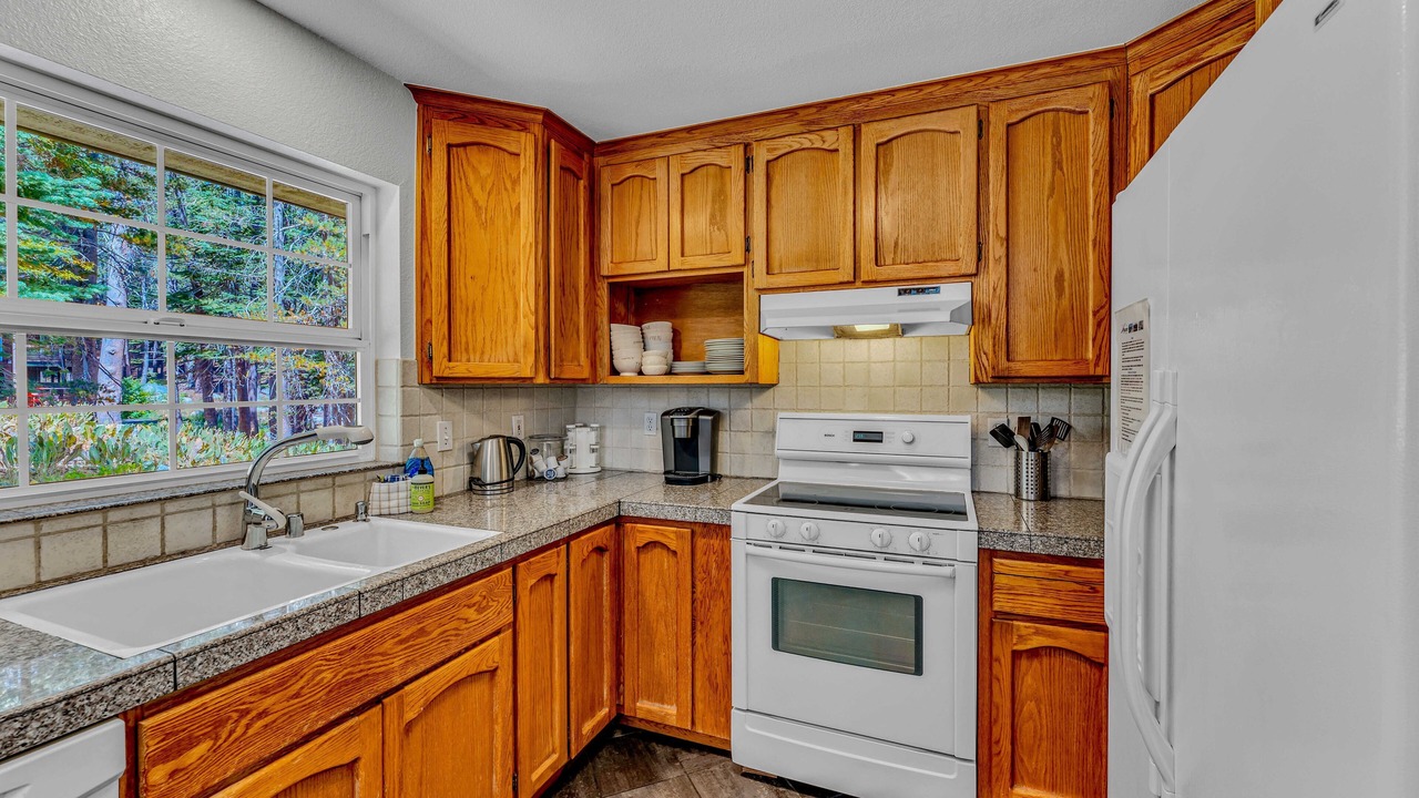 Photo of Kitchen in Serene Lakes