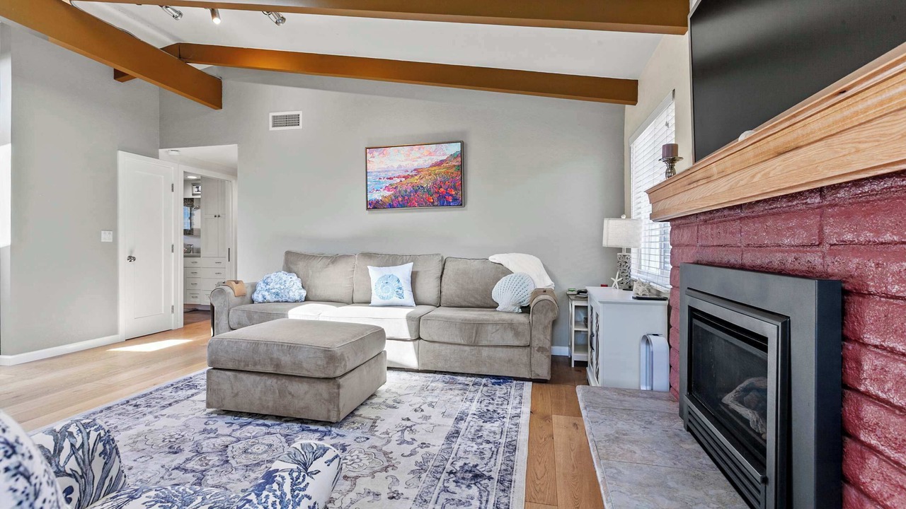 Photo of Livingroom in Baywood-Los Osos