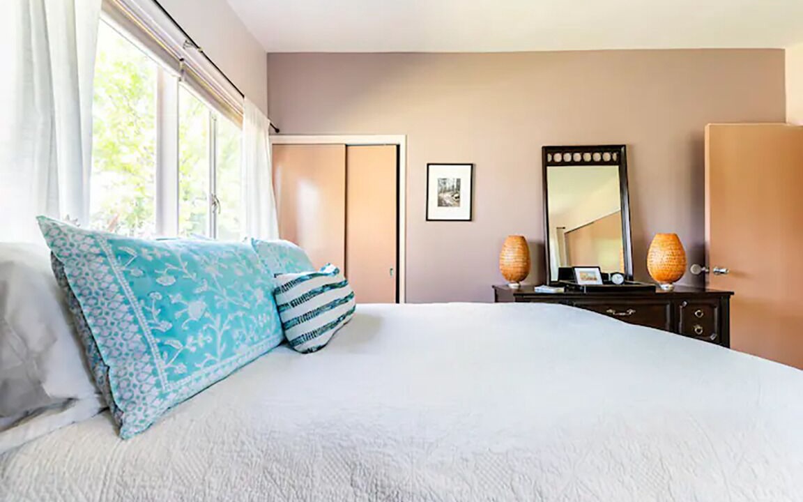 Photo of Bedroom in Bixby Knolls