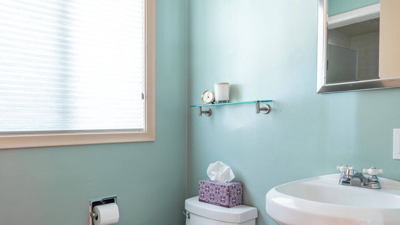 Photo of Bathroom in Bixby Knolls