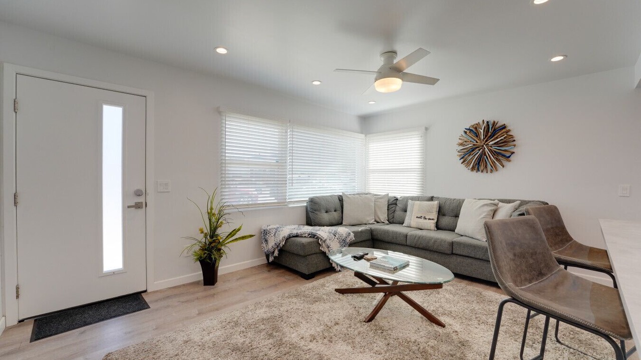 Photo of Livingroom in Roseville - Fleet Ridge