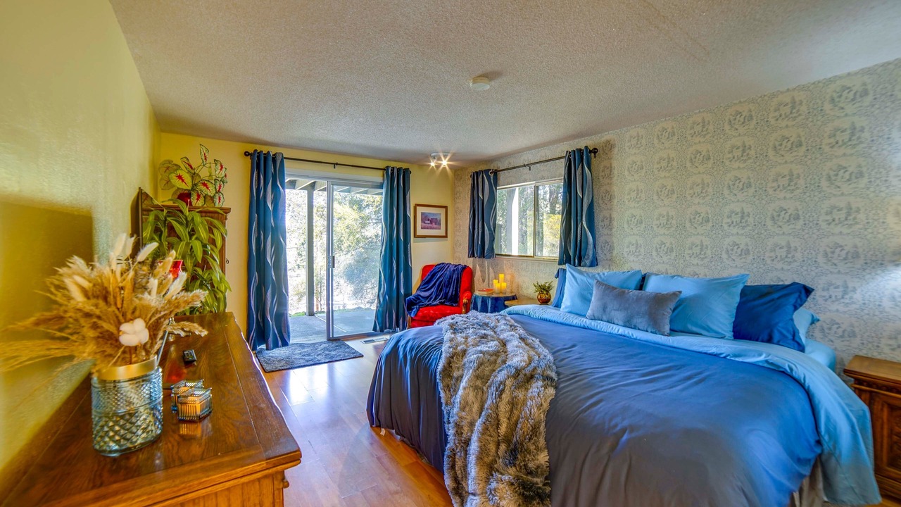 Photo of Bedroom in Kelseyville