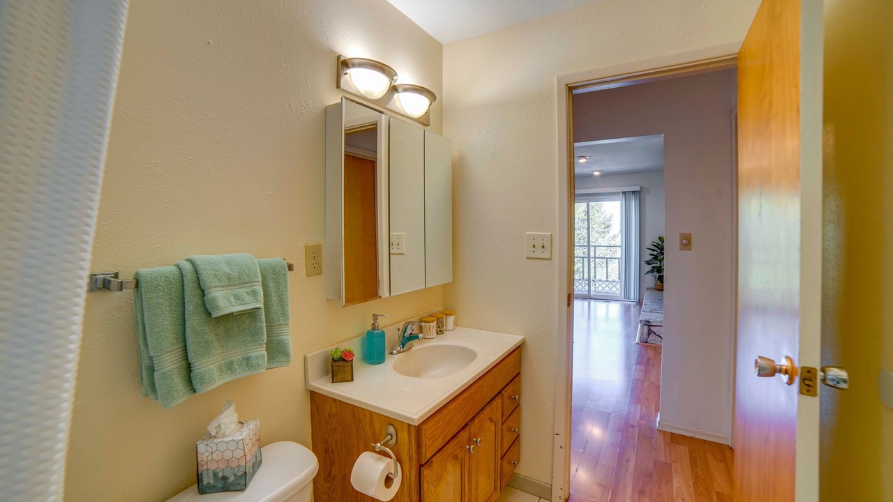 Photo of Bathroom in Kelseyville