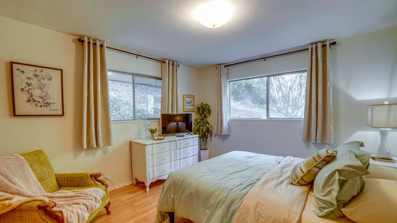 Photo of Bedroom in Kelseyville