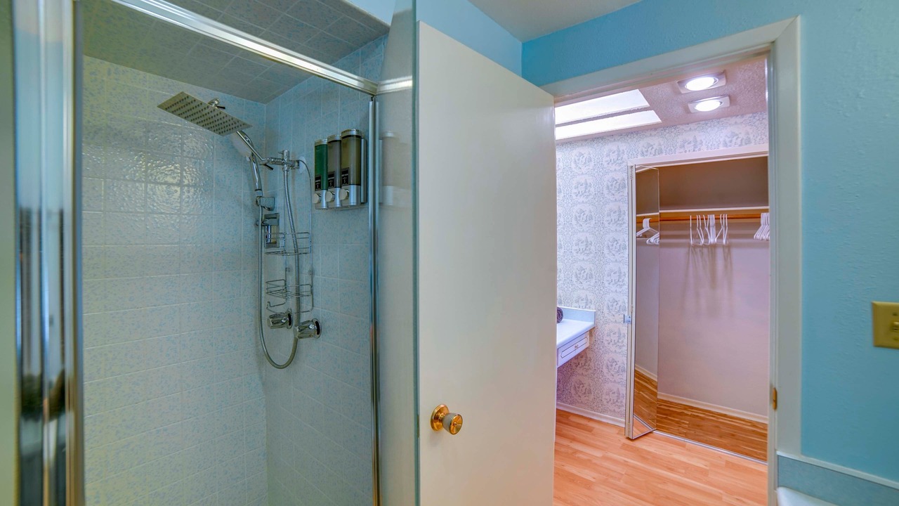 Photo of Bathroom in Kelseyville