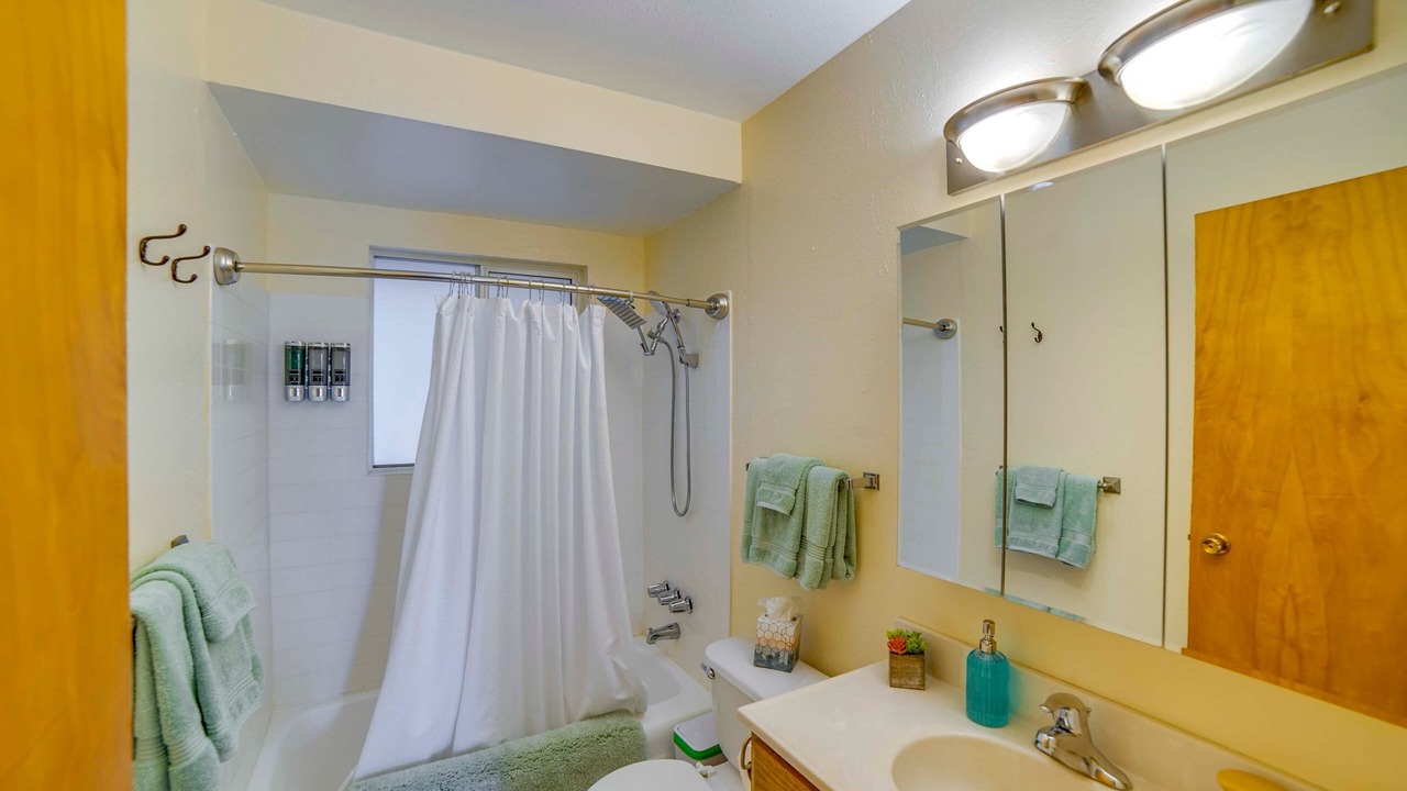 Photo of Bathroom in Kelseyville