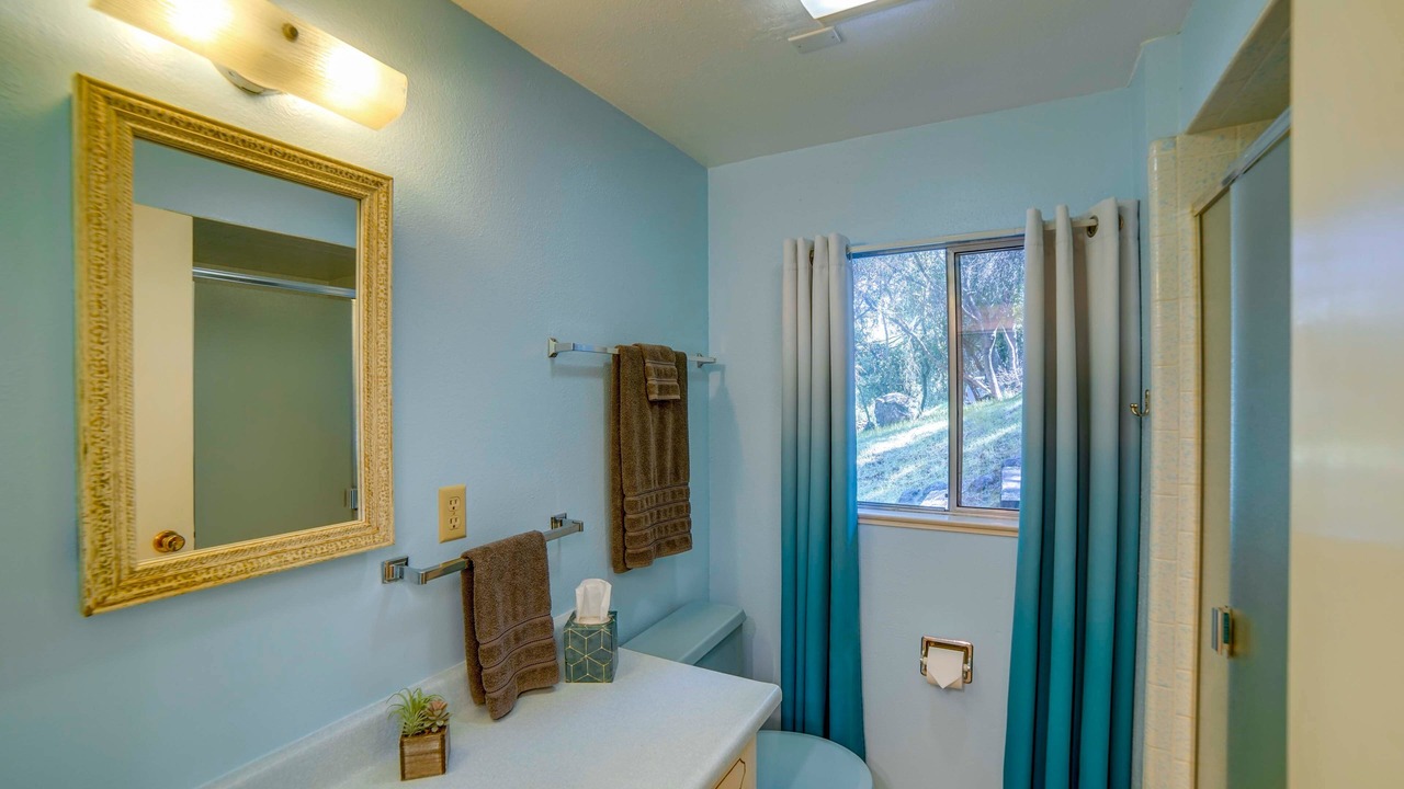 Photo of Bathroom in Kelseyville