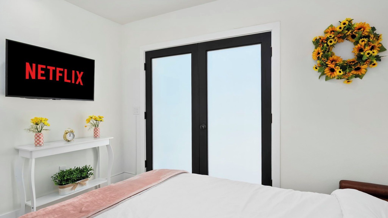 Photo of Bedroom in Midway City