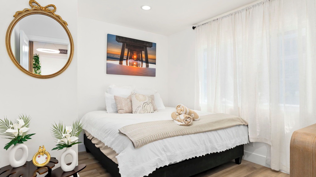 Photo of Bedroom in Midway City