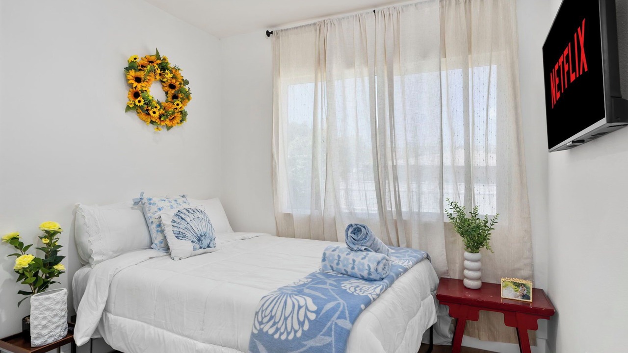 Photo of Bedroom in Midway City