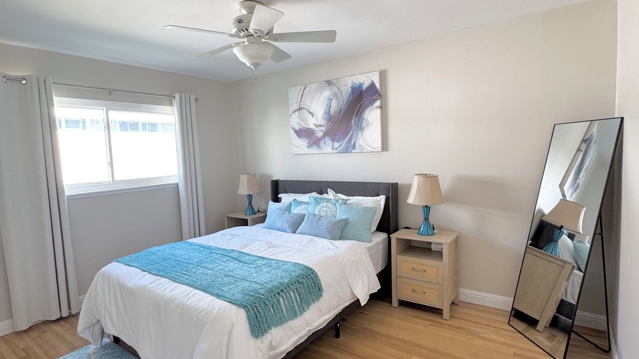 Photo of Bedroom in Midway City