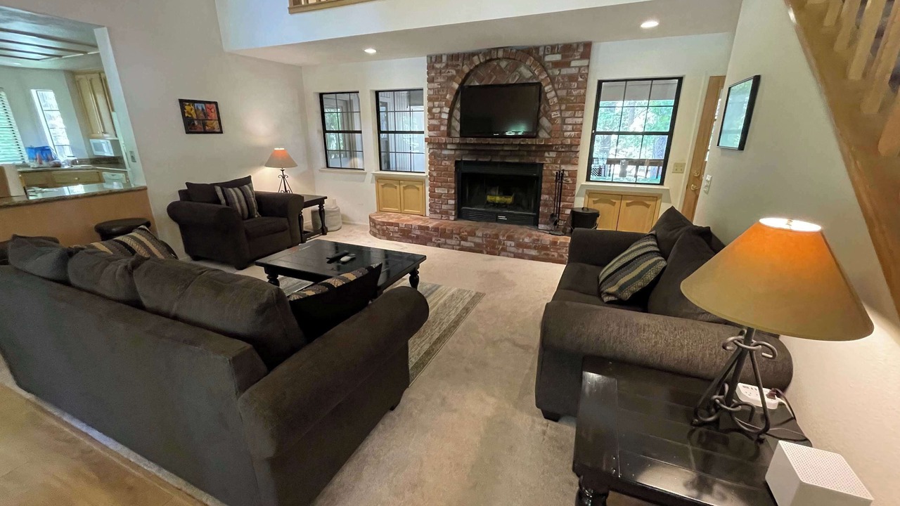 Photo of Livingroom in Shaver Lake