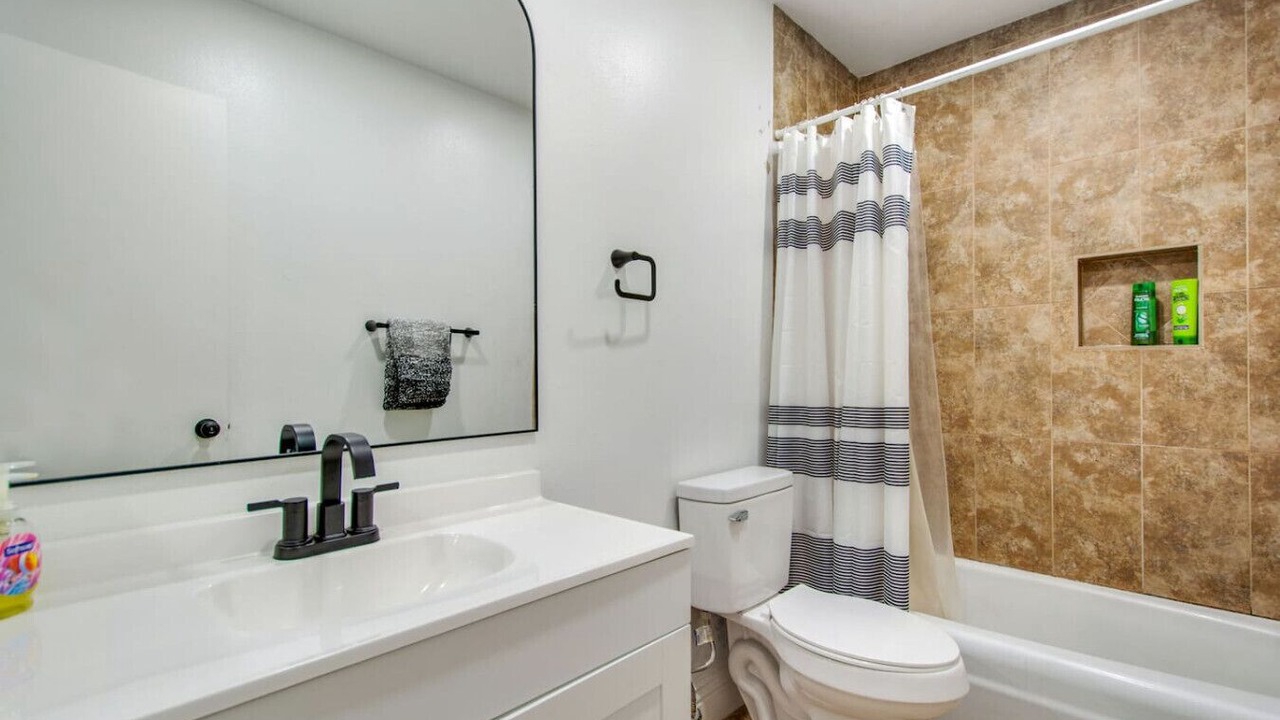 Photo of Bathroom in Santa Ana Heights