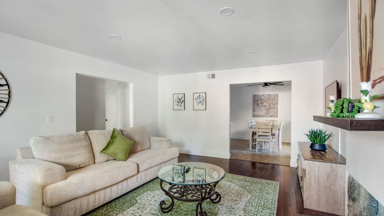 Photo of Livingroom in Santa Ana Heights