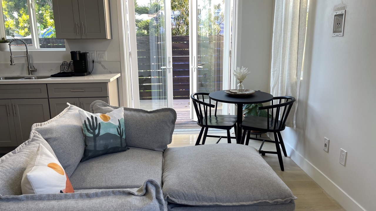 Photo of Livingroom in East Side Capistrano