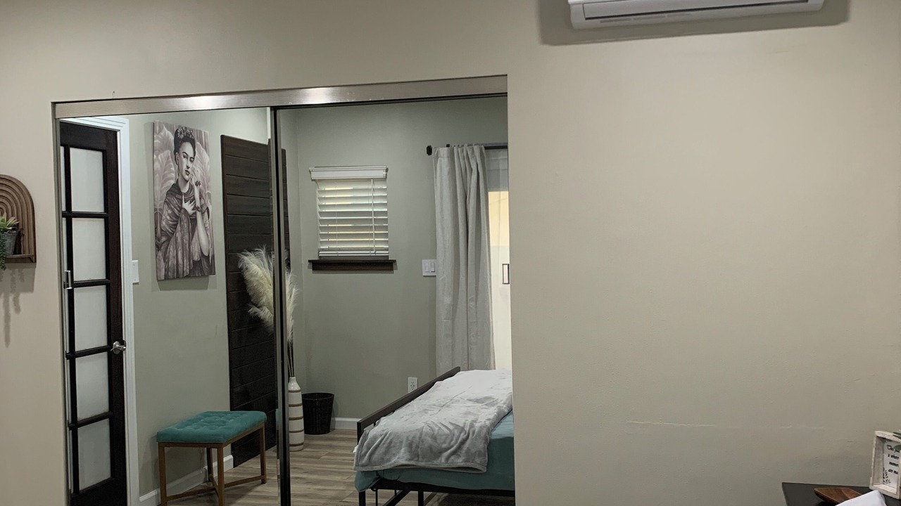 Photo of Bedroom in Hawthorne