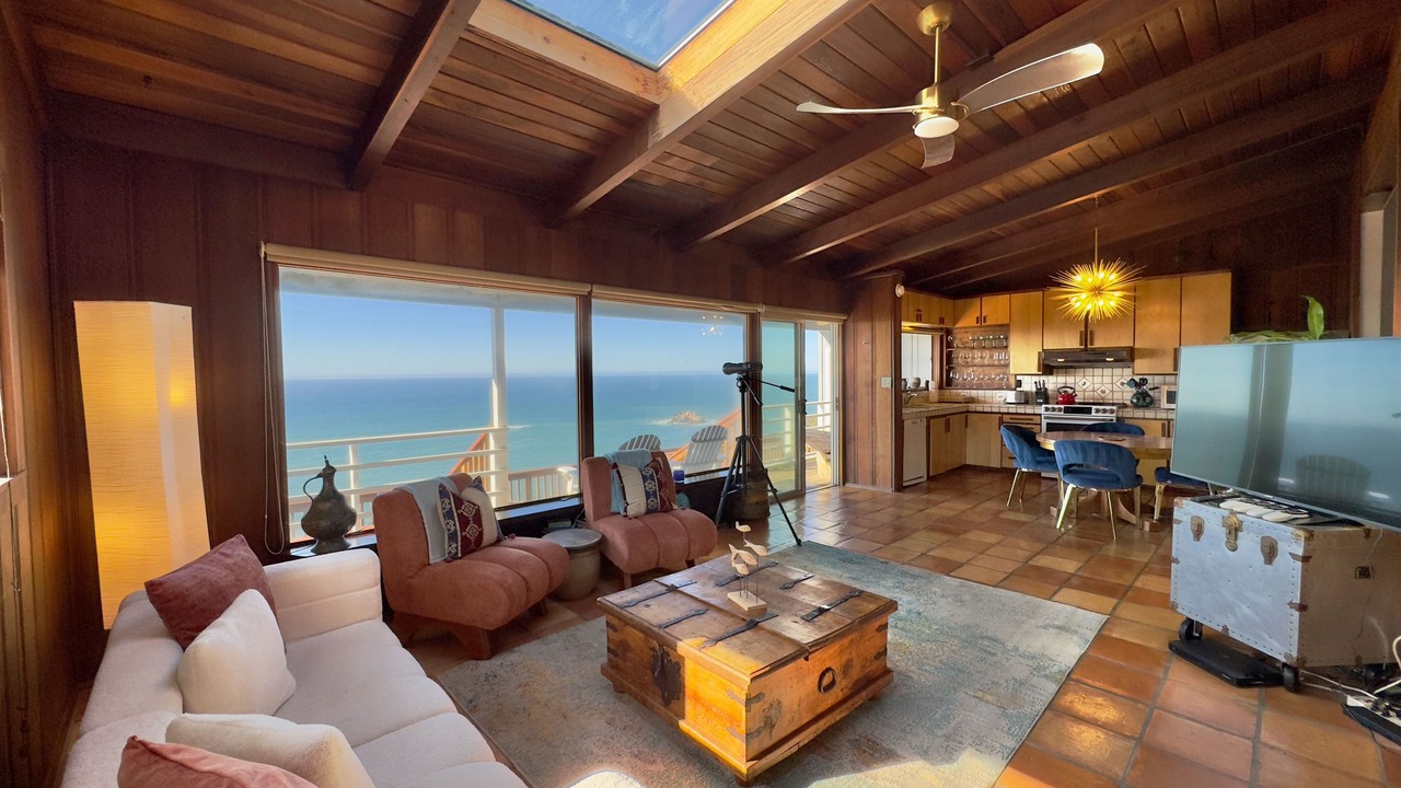 Photo of Livingroom in Gualala