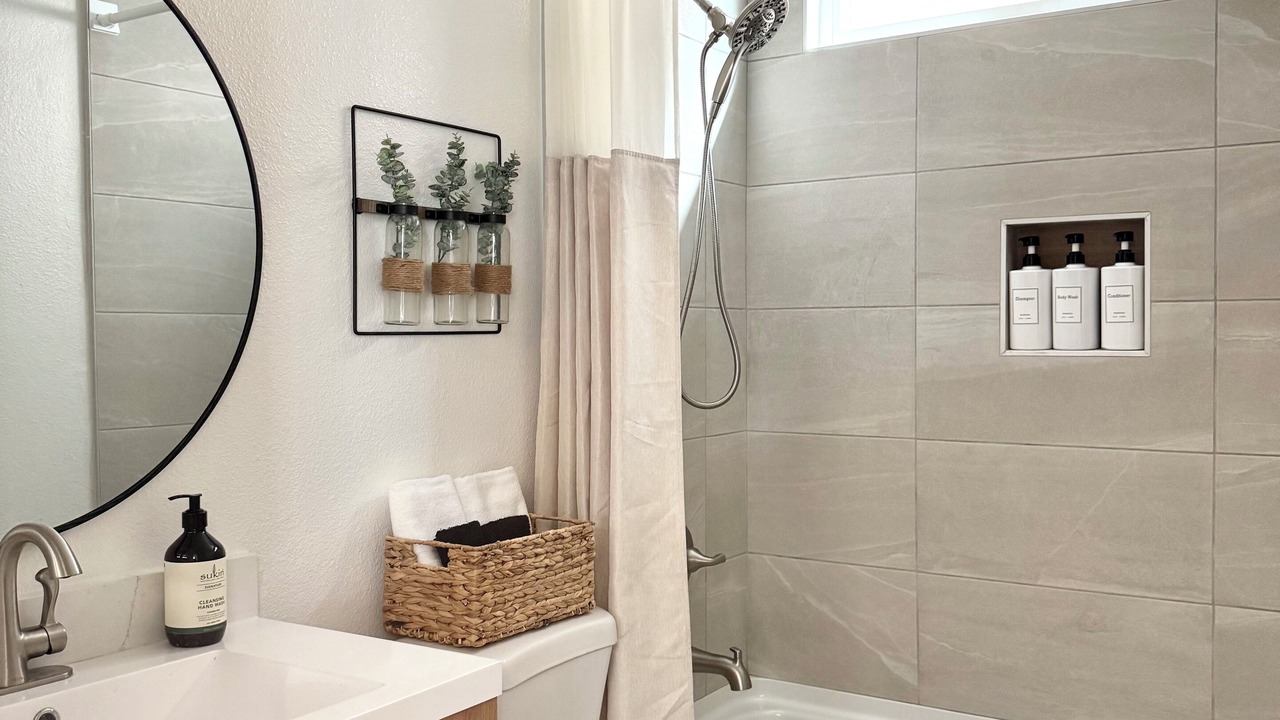 Photo of Bathroom in Lincoln Acres