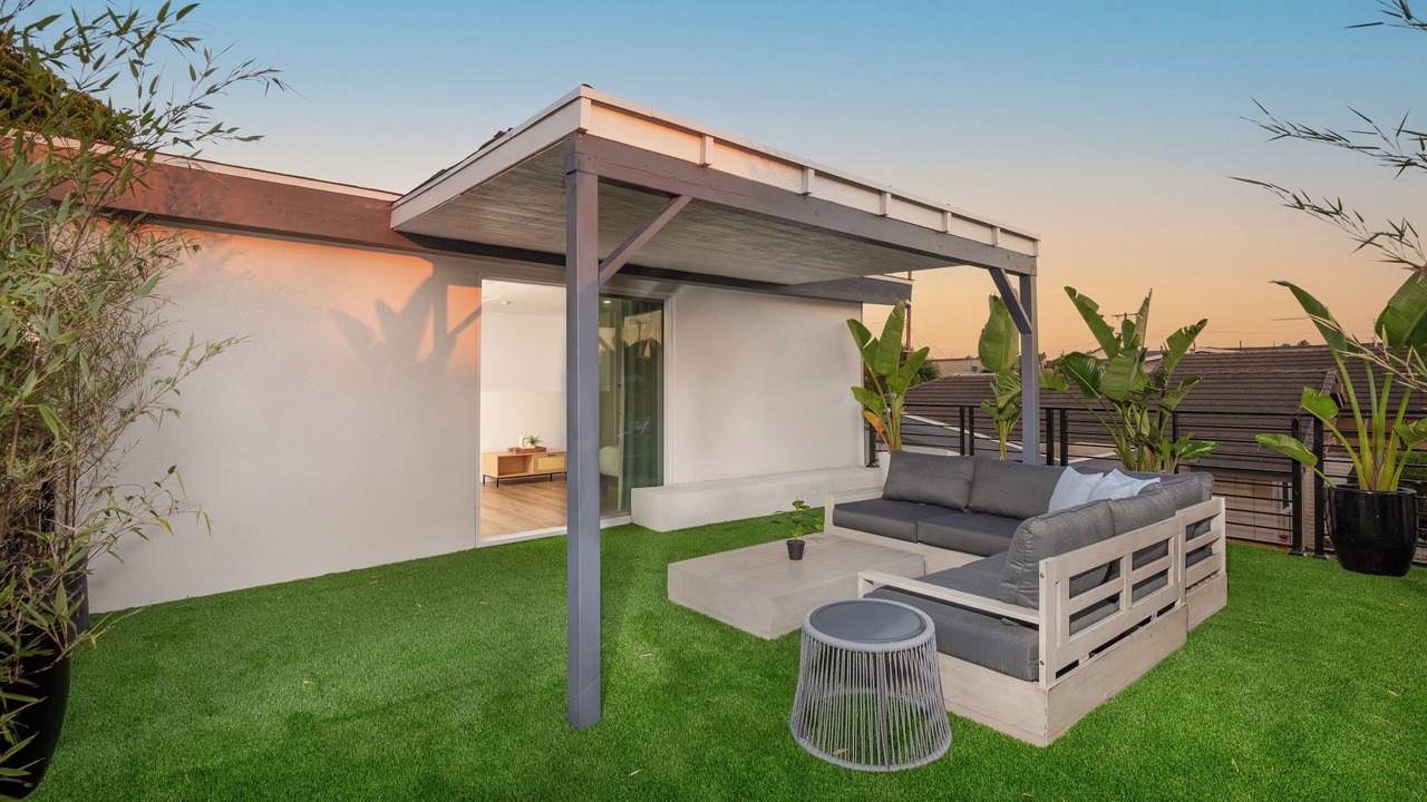 Photo of Patio Balcony in Midway City