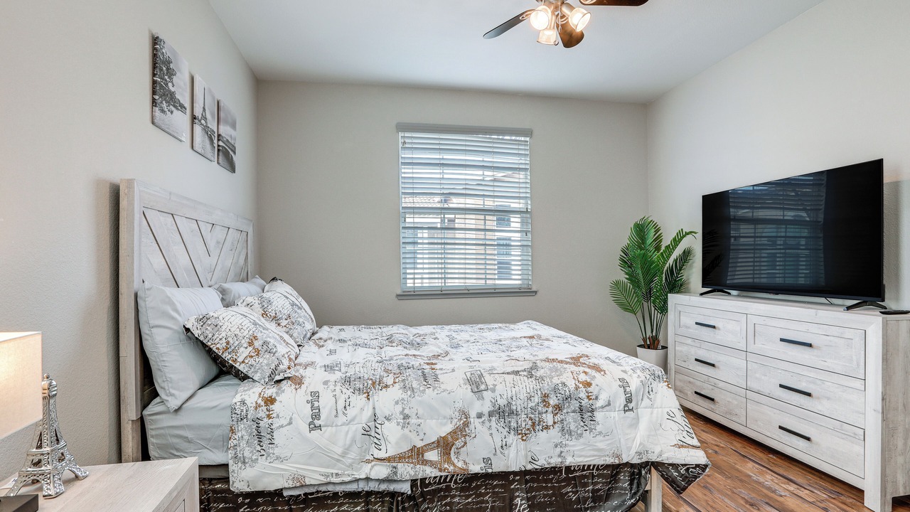 Photo of Bedroom in Southwestern Sacramento