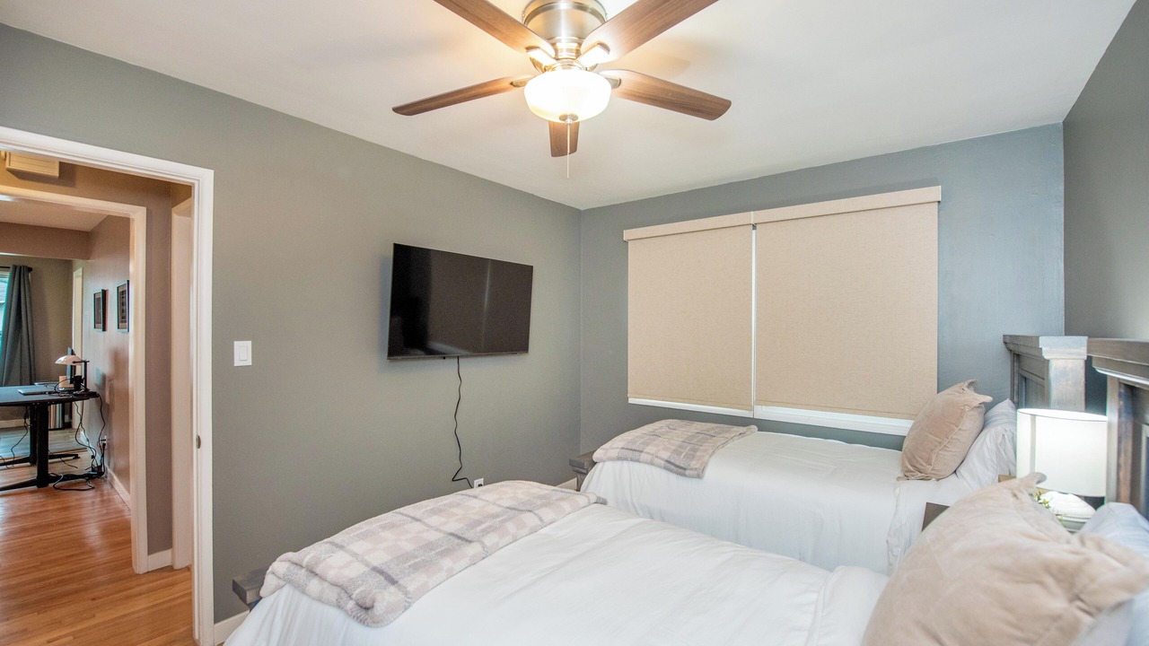 Photo of Bedroom in Orange