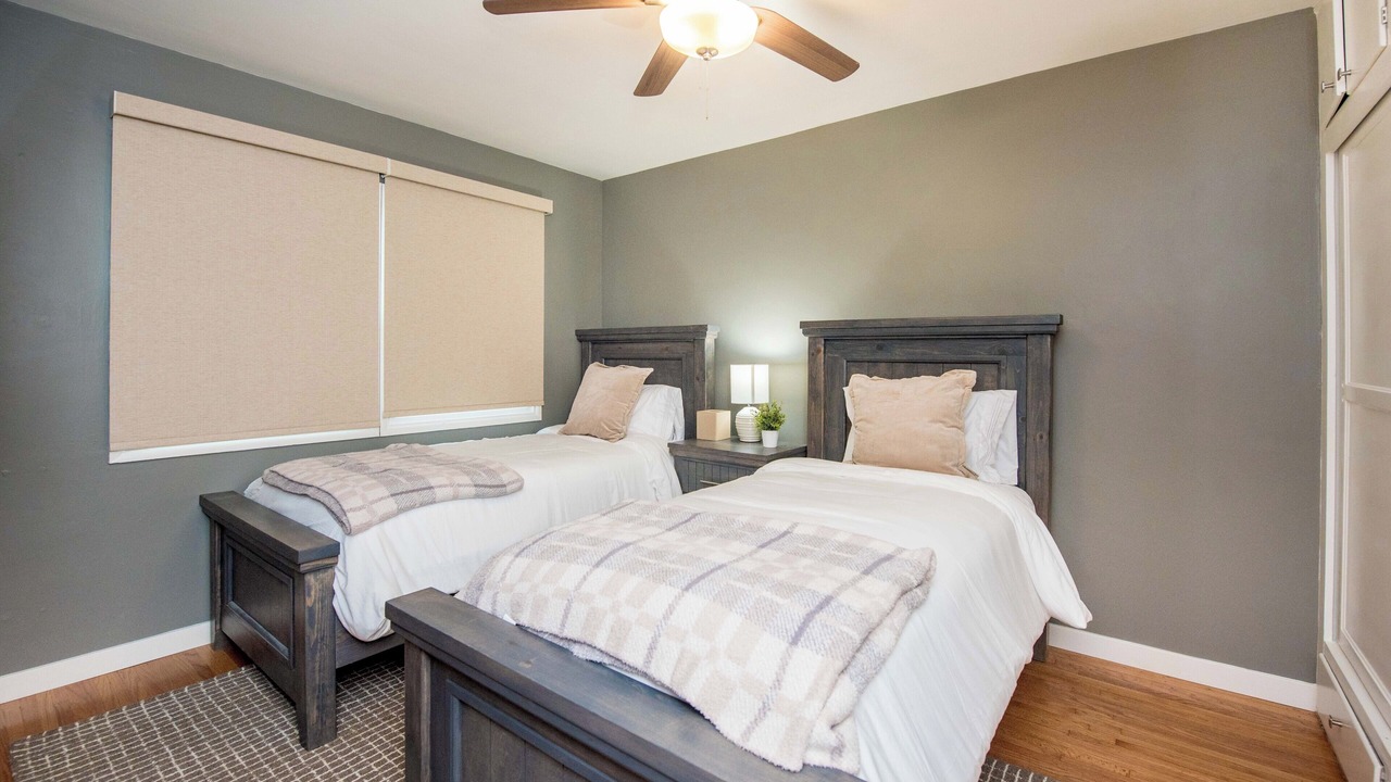 Photo of Bedroom in Orange