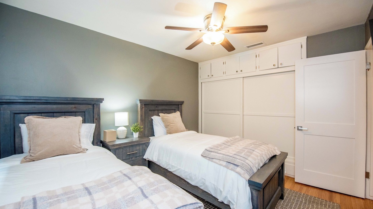 Photo of Bedroom in Orange