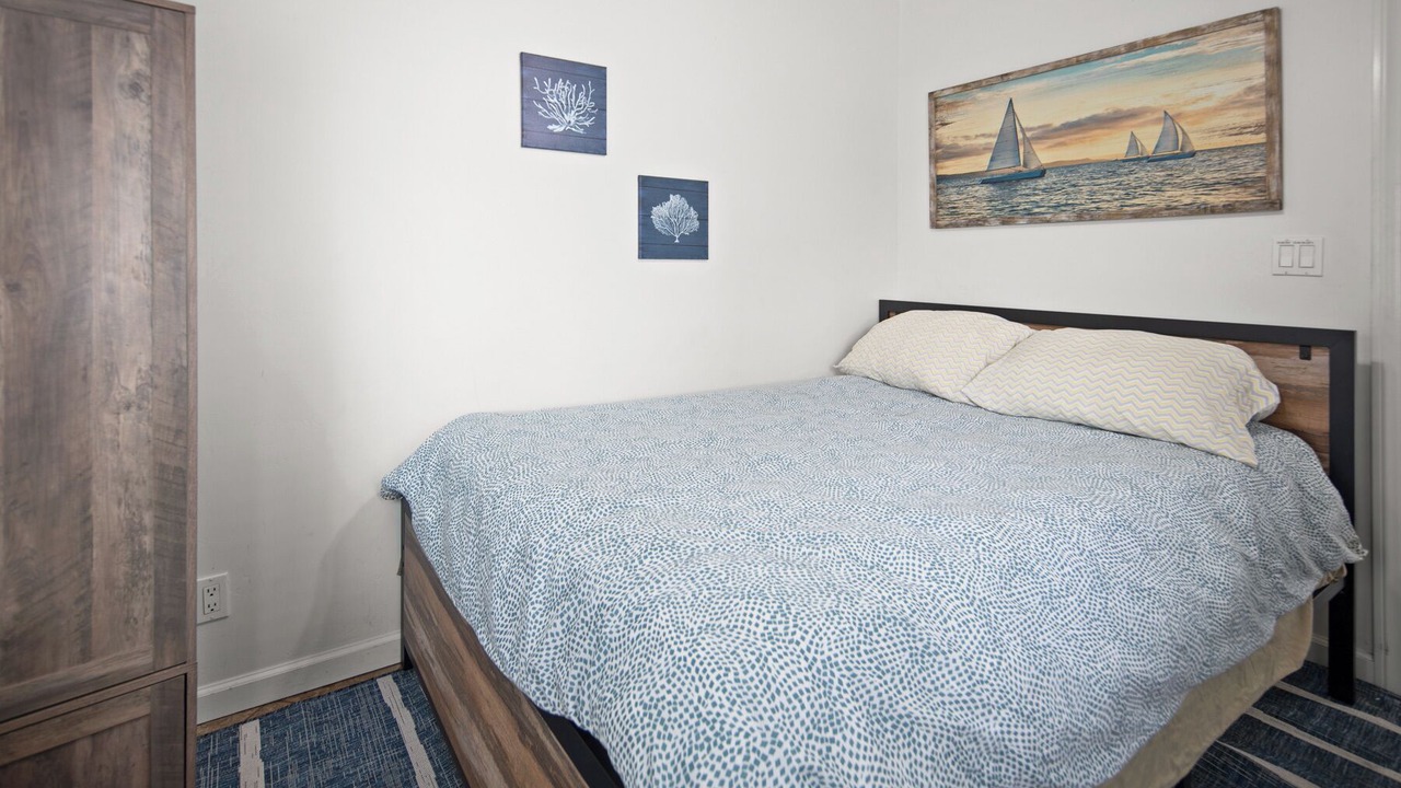 Photo of Bedroom in South Mission Beach