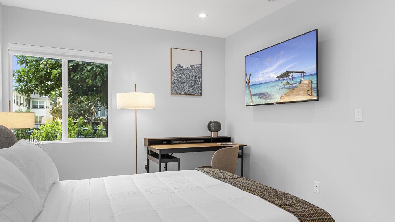 Photo of Bedroom in NoHo Arts District