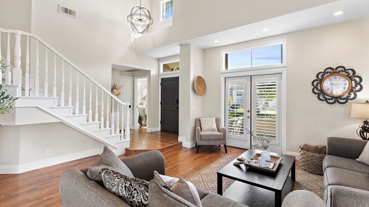 Photo of Livingroom in Tustin