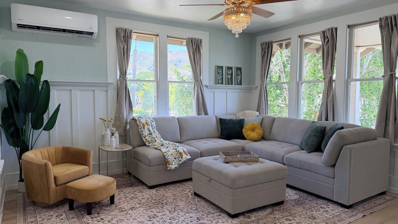 Photo of Livingroom in Downtown